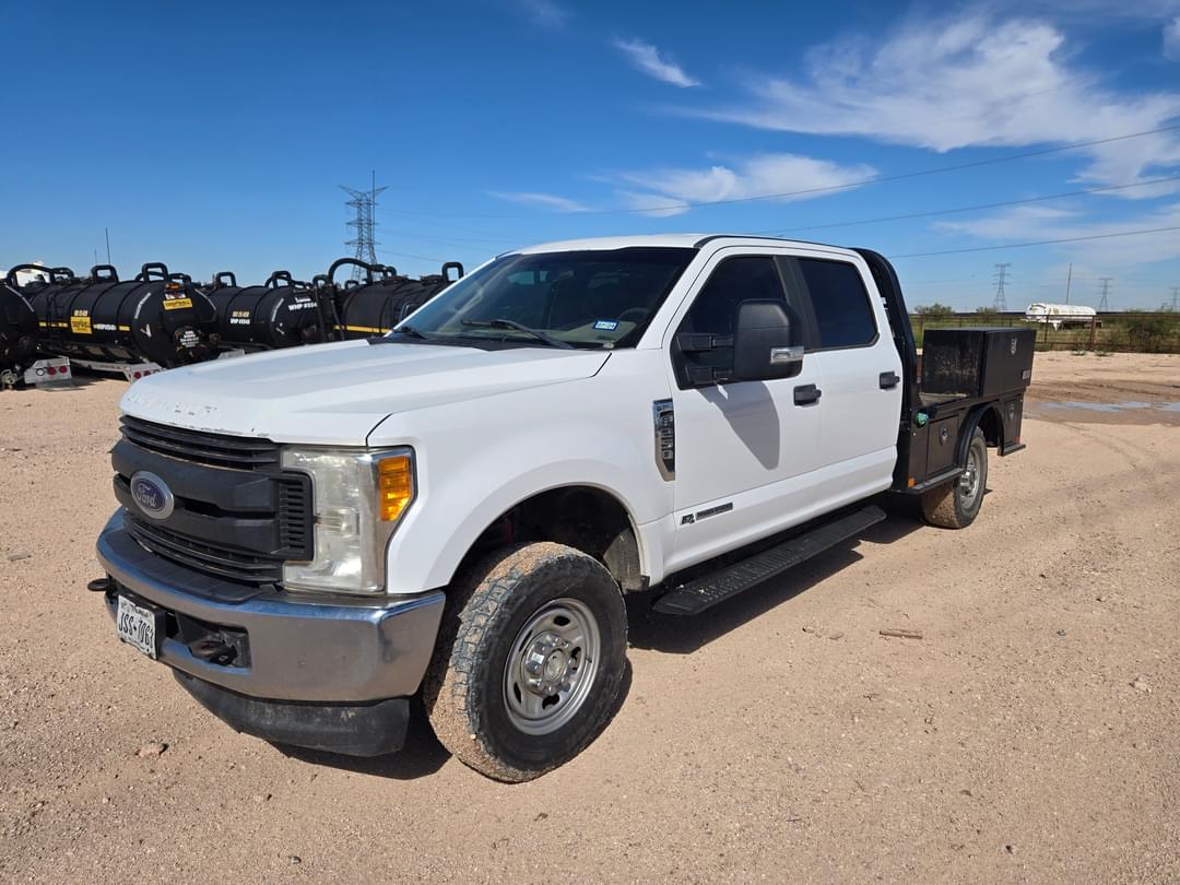 Image of Ford F-250 Primary image