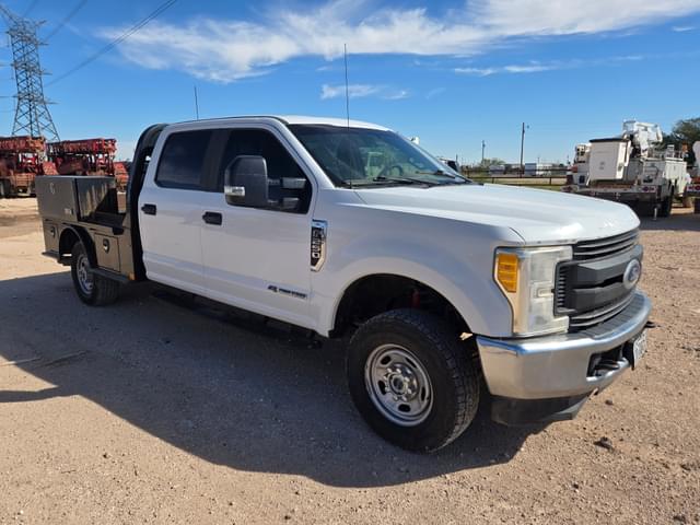 Image of Ford F-250 equipment image 1