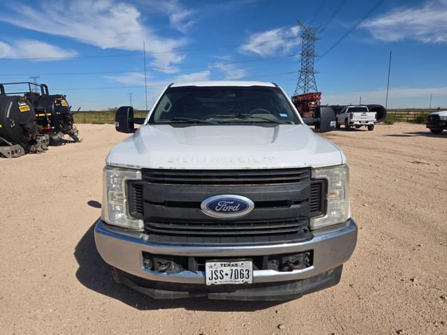 Image of Ford F-250 equipment image 4