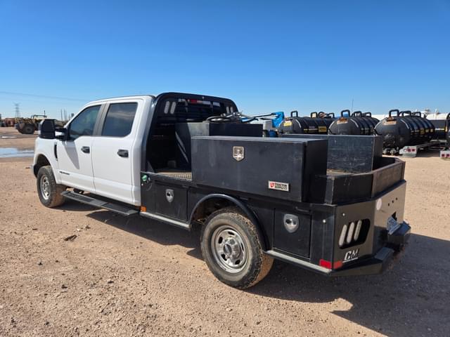 Image of Ford F-250 equipment image 2