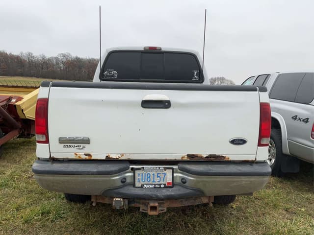 Image of Ford F-350 equipment image 3