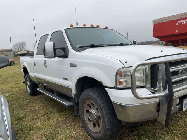 Image of Ford F-350 equipment image 1