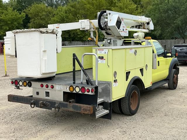 Image of Ford F-550 equipment image 4