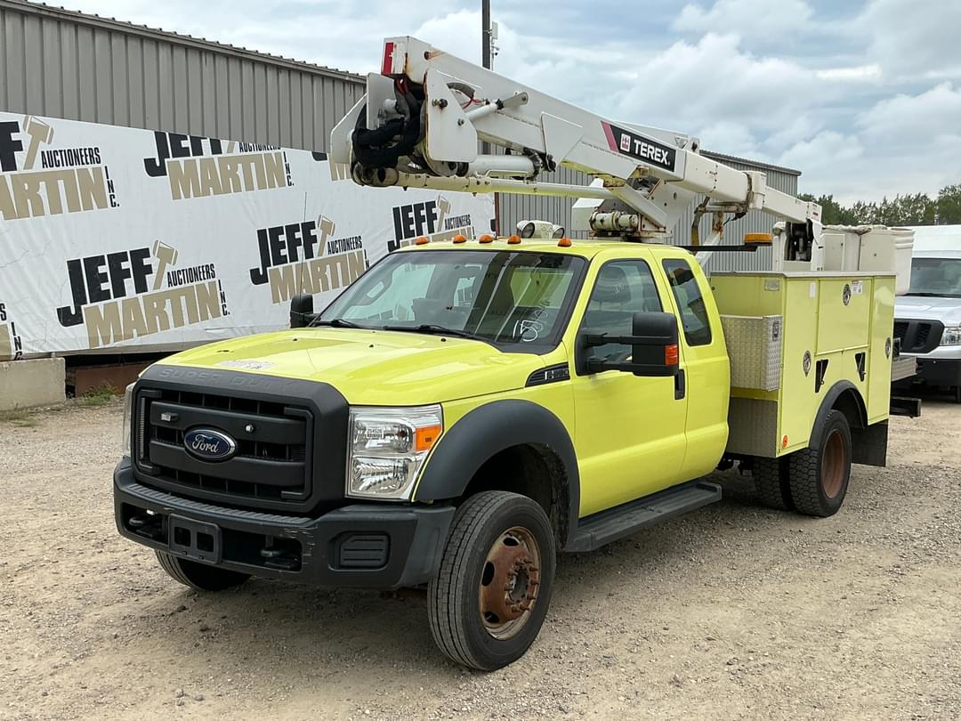 Image of Ford F-550 Primary image