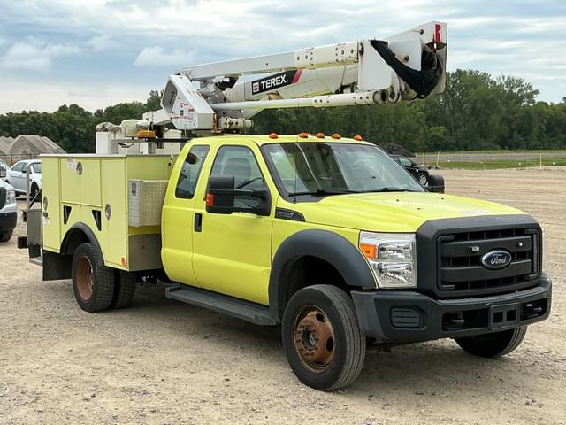 Image of Ford F-550 equipment image 2