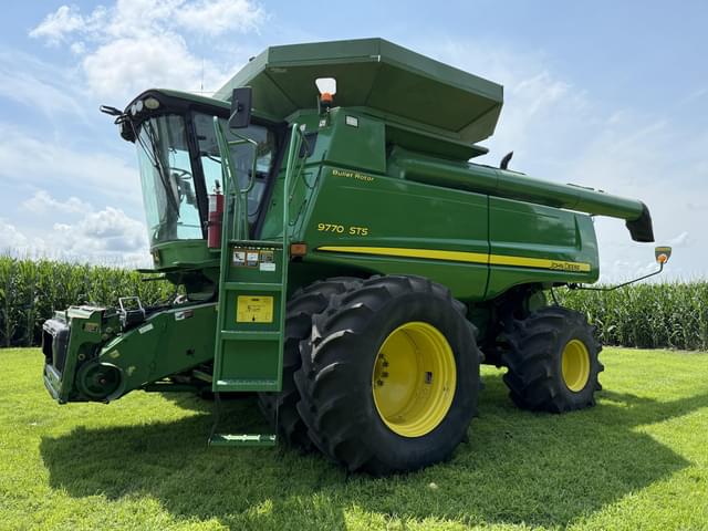 Image of John Deere 9770 STS equipment image 1