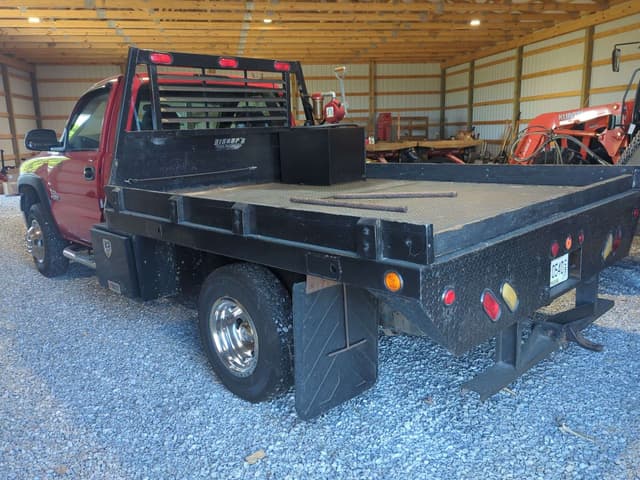 Image of Chevrolet 3500 equipment image 4