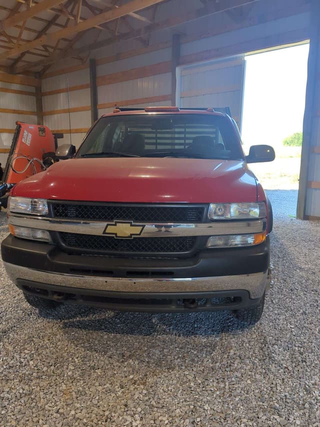Image of Chevrolet 3500 equipment image 2
