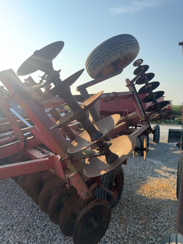 Image of International Harvester 490 equipment image 3