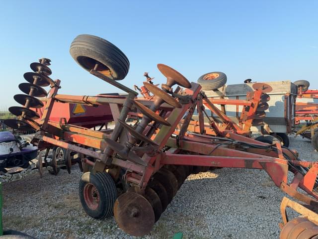 Image of International Harvester 490 equipment image 1