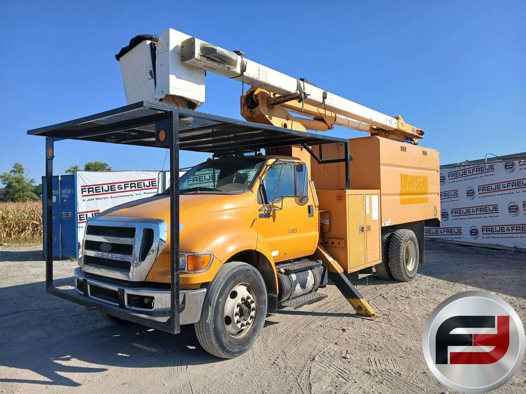 Image of Ford F-750 Primary image