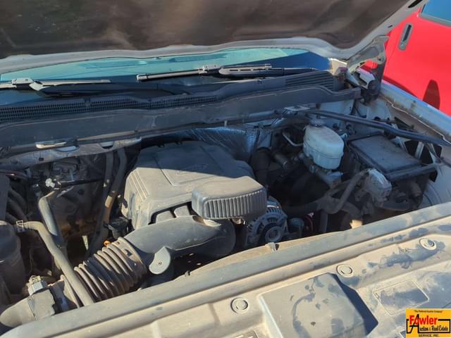 Image of Chevrolet 3500HD equipment image 2