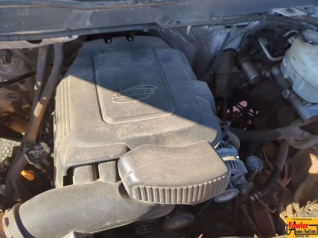 Image of Chevrolet 3500HD equipment image 3