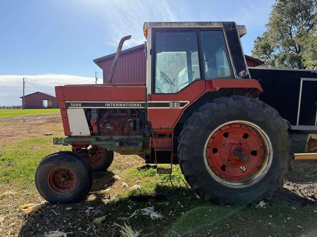 Image of International Harvester 1086 equipment image 4