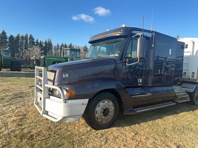 Image of Freightliner FLC120 equipment image 1