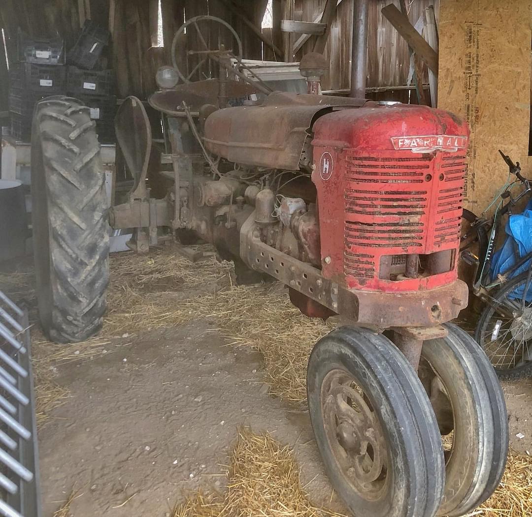 Image of Farmall H Image 0