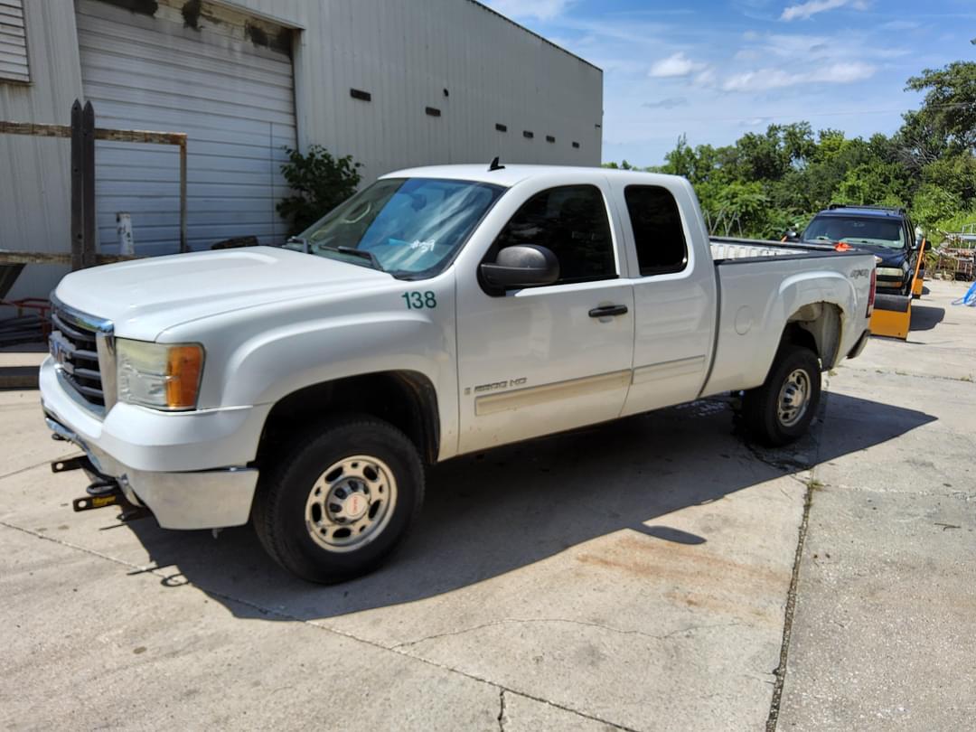 Image of GMC 2500HD Primary image