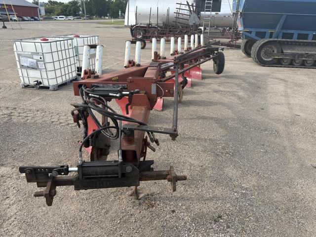 Image of International Harvester 735 equipment image 4
