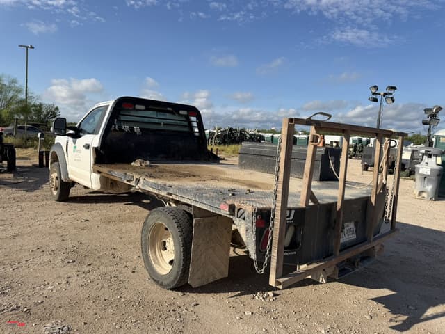 Image of Ford F-550 equipment image 2