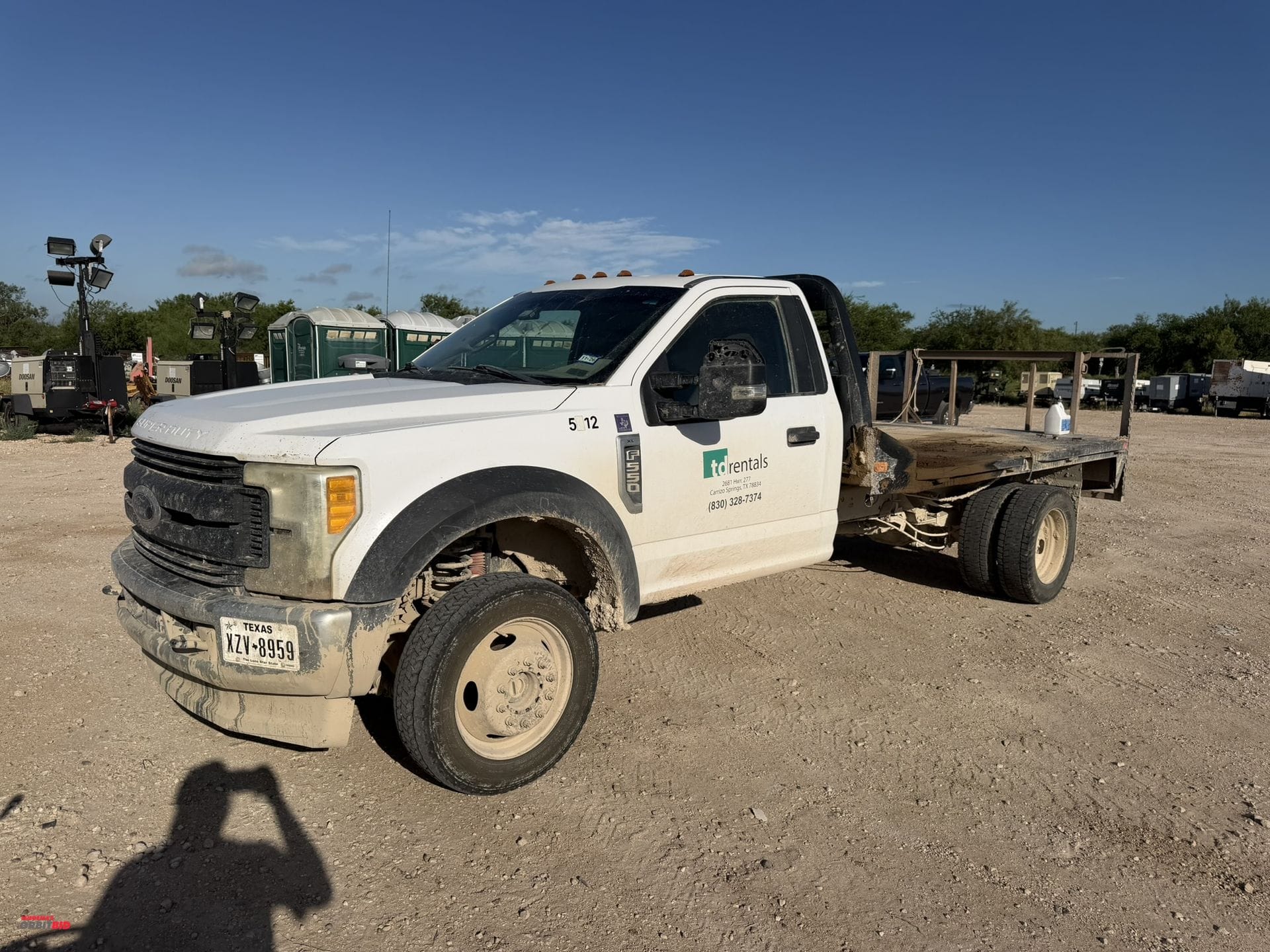 2017 Ford F-550 Equipment Image0