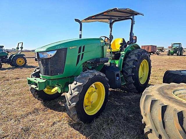 Image of John Deere 5085E equipment image 1