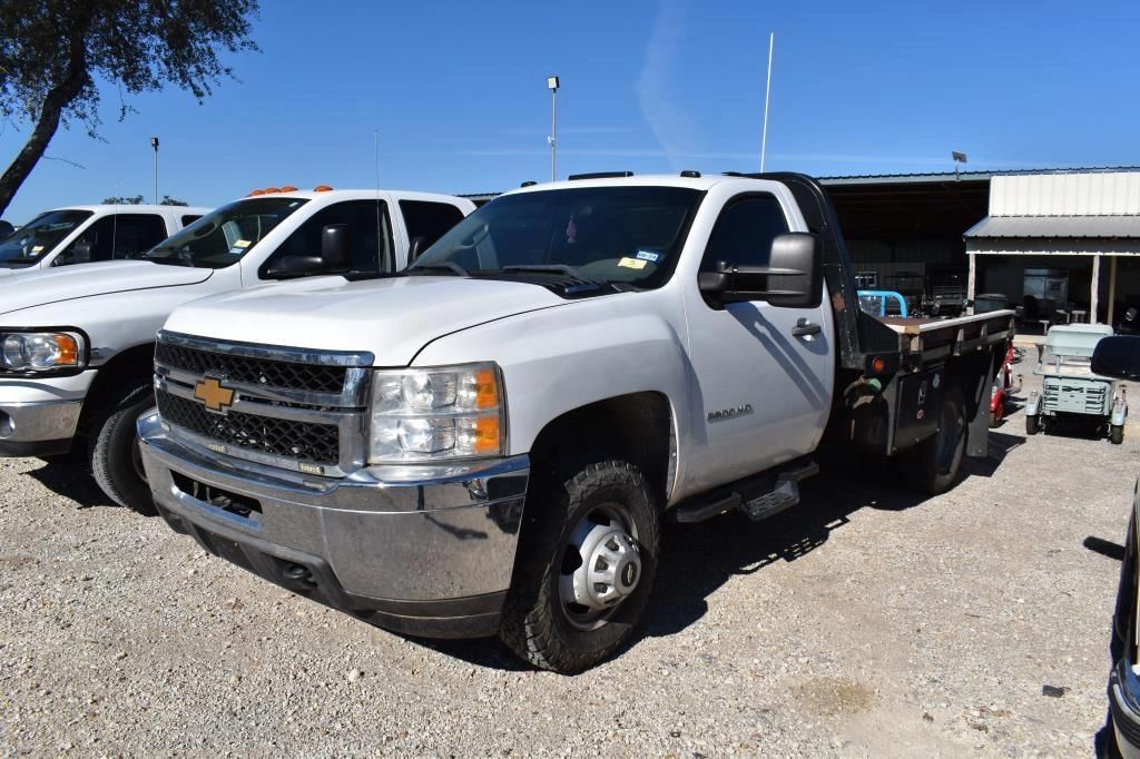 2013 Chevrolet 3500HD Equipment Image0