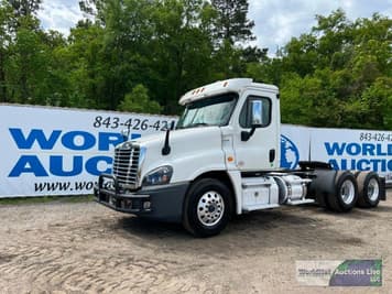 Main image Freightliner Cascadia 125