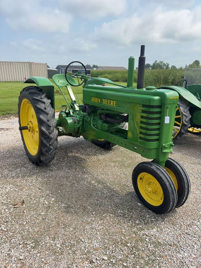 Image of John Deere B equipment image 2