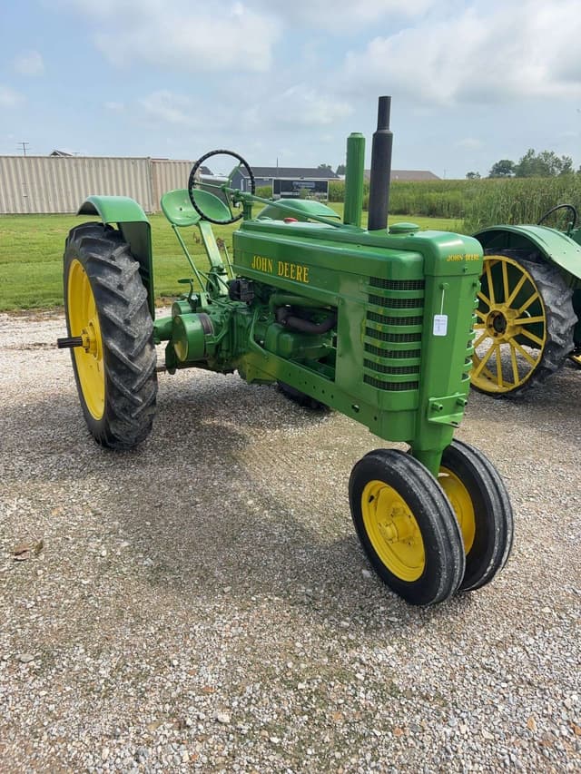 Image of John Deere B equipment image 1