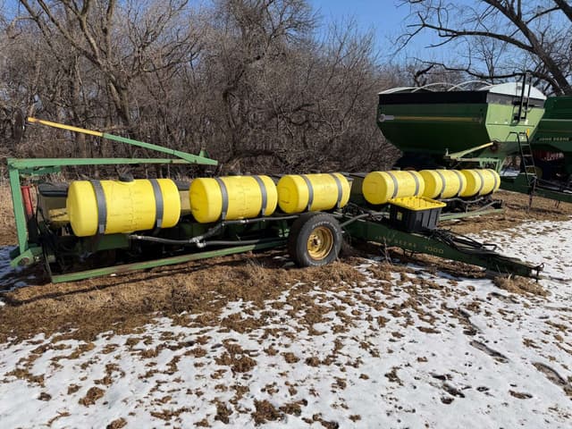 Image of John Deere 7000 equipment image 2