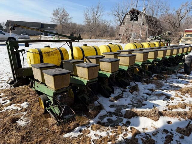 Image of John Deere 7000 equipment image 4