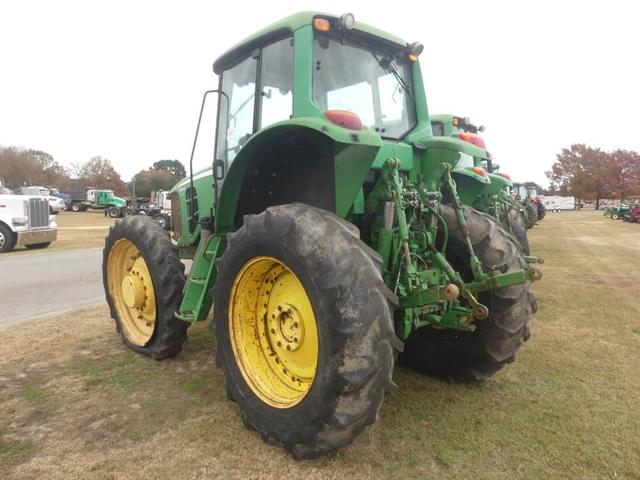 Image of John Deere 7330 equipment image 4