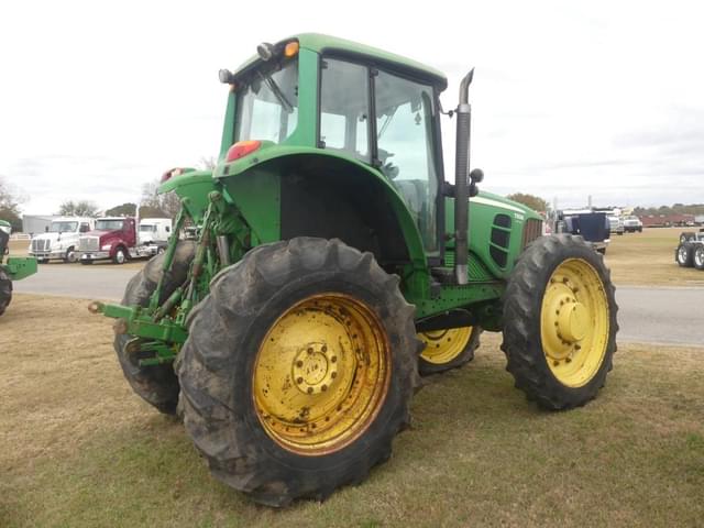 Image of John Deere 7330 equipment image 2