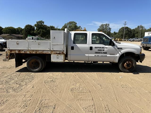 Image of Ford F-550 equipment image 2