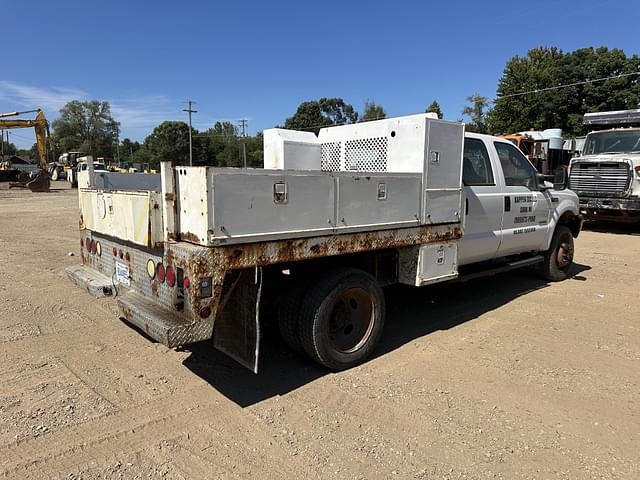 Image of Ford F-550 equipment image 3