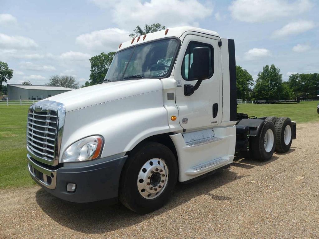 Image of Freightliner Cascadia 125 Primary image