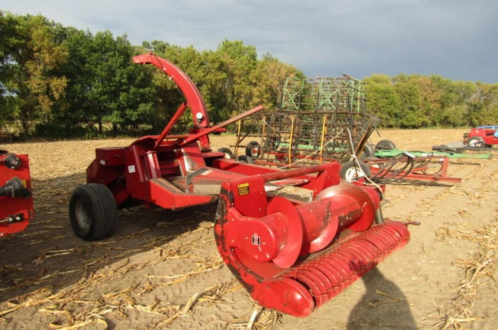 Image of Case IH 881 Primary image