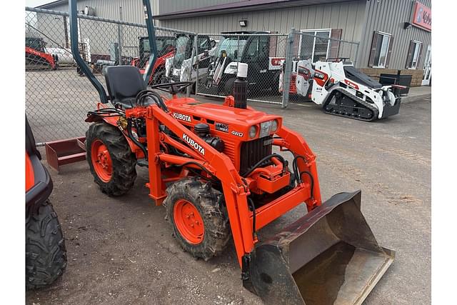 Image of Kubota B7100 equipment image 2