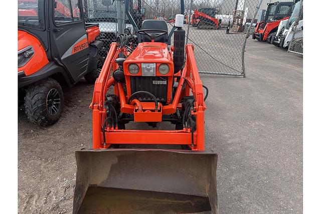 Image of Kubota B7100 equipment image 1