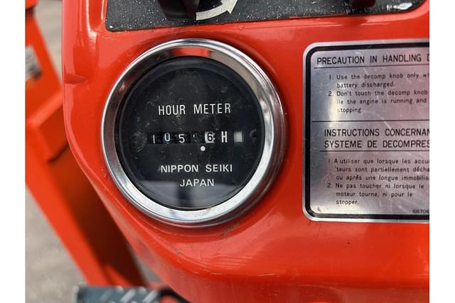 Image of Kubota B7100 equipment image 4