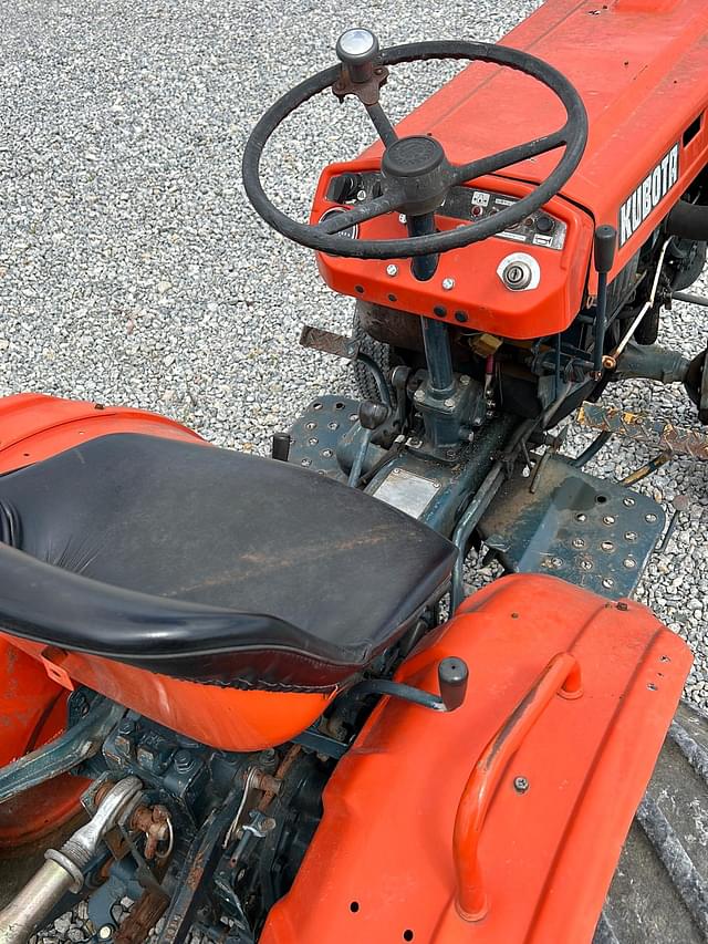 Thumbnail image Kubota B7100 11