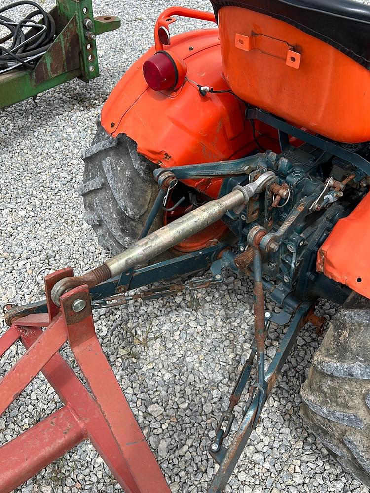 Main image Kubota B7100 9