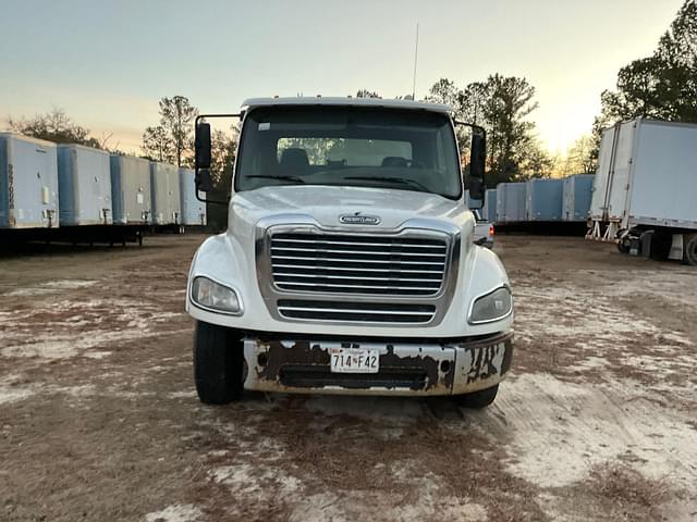 Image of Freightliner M2 equipment image 1