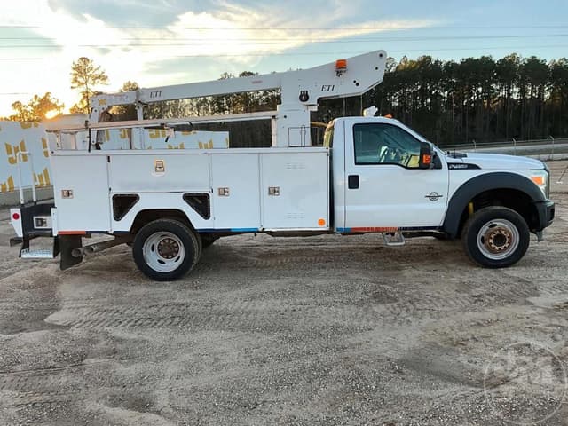 Image of Ford F-450 equipment image 3