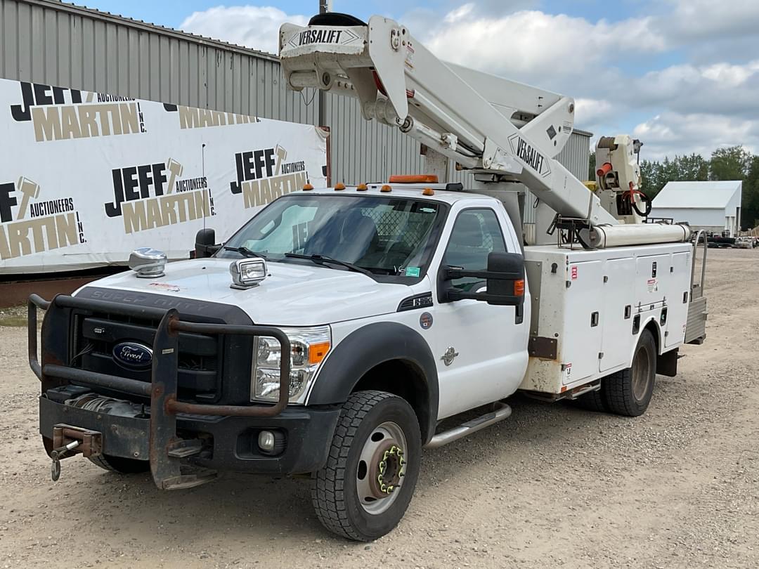 Image of Ford F-550 Primary image