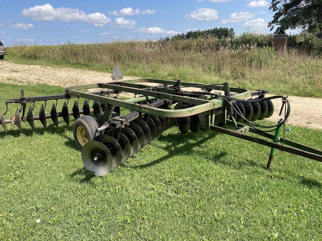 Main image John Deere 210