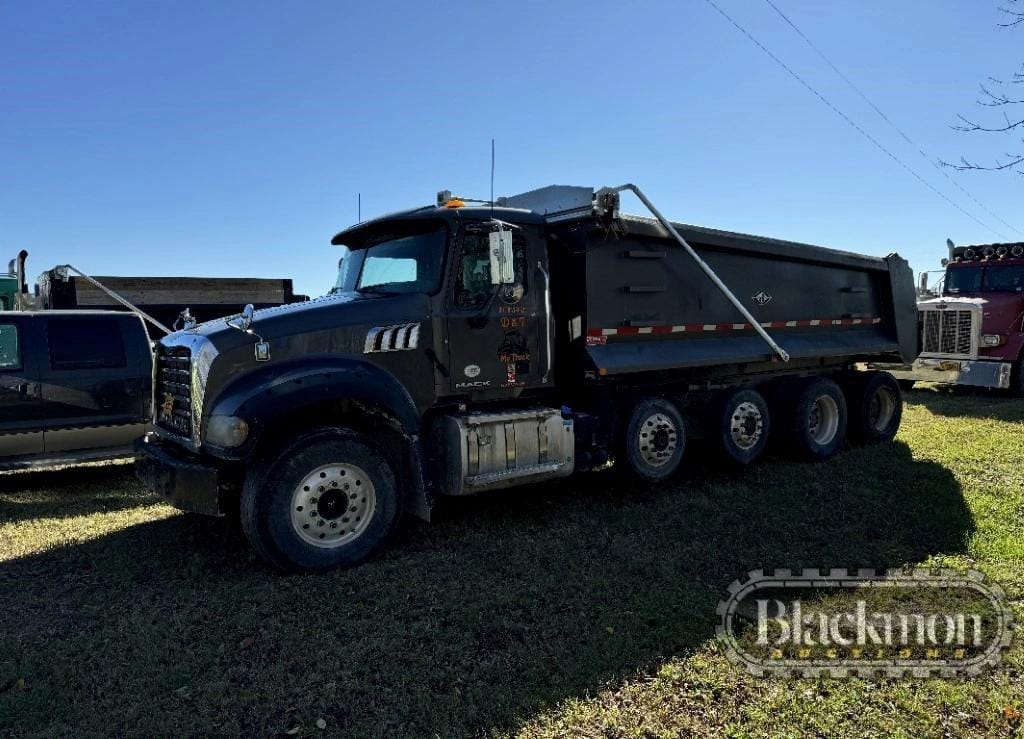 Main image Mack GU713