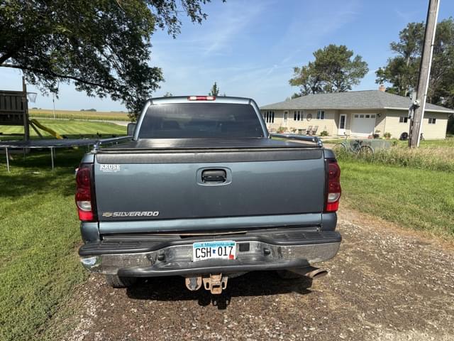 Image of Chevrolet 2500HD equipment image 4