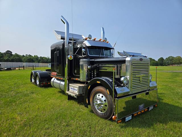 Image of Peterbilt 382 equipment image 2