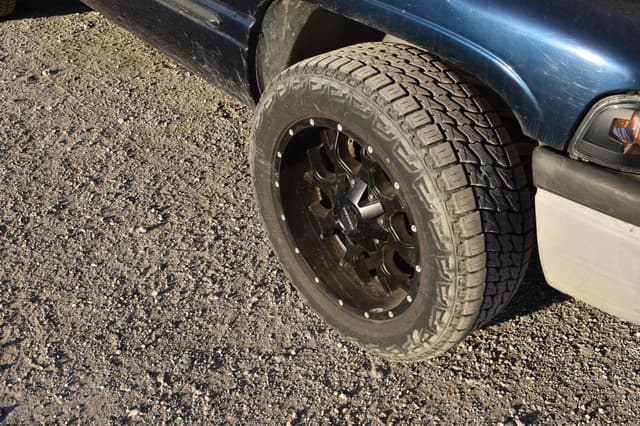 Image of Dodge Ram 2500 equipment image 2